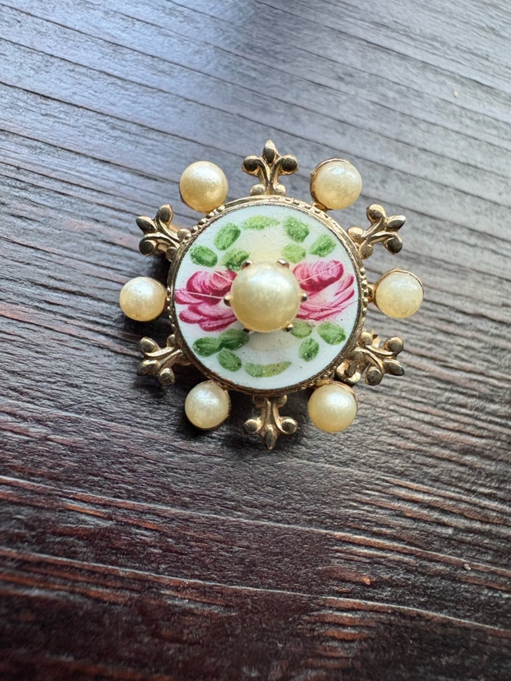 Vintage-Inspired Floral Pearl Gold-Tone Brooch - Pink Rose